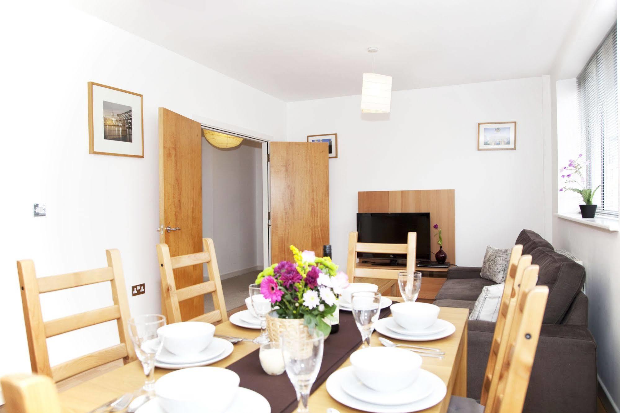 Beautiful 4-Bedroom Flat In London Bridge/Borough! Bagian luar foto