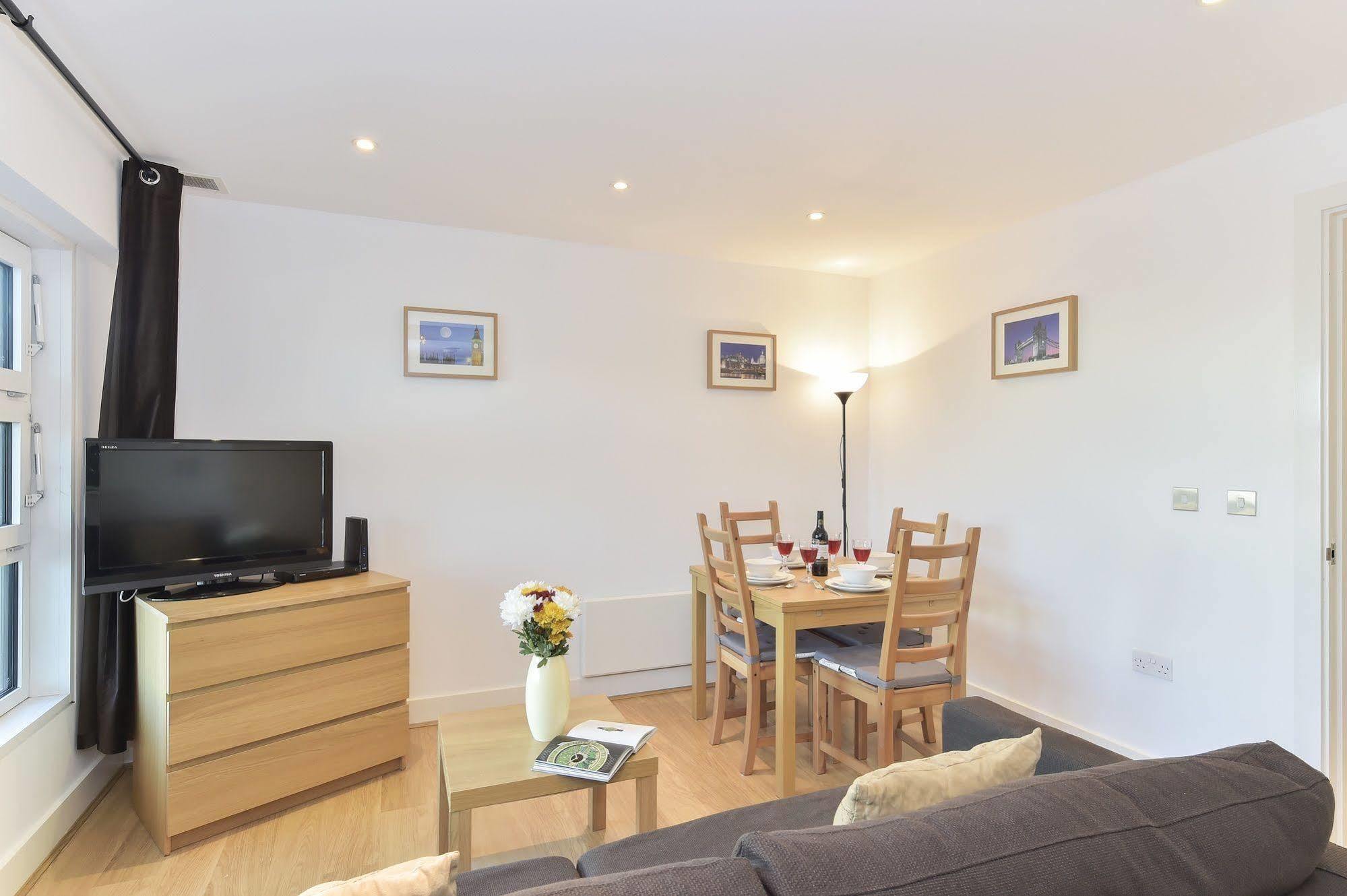 Beautiful 4-Bedroom Flat In London Bridge/Borough! Bagian luar foto