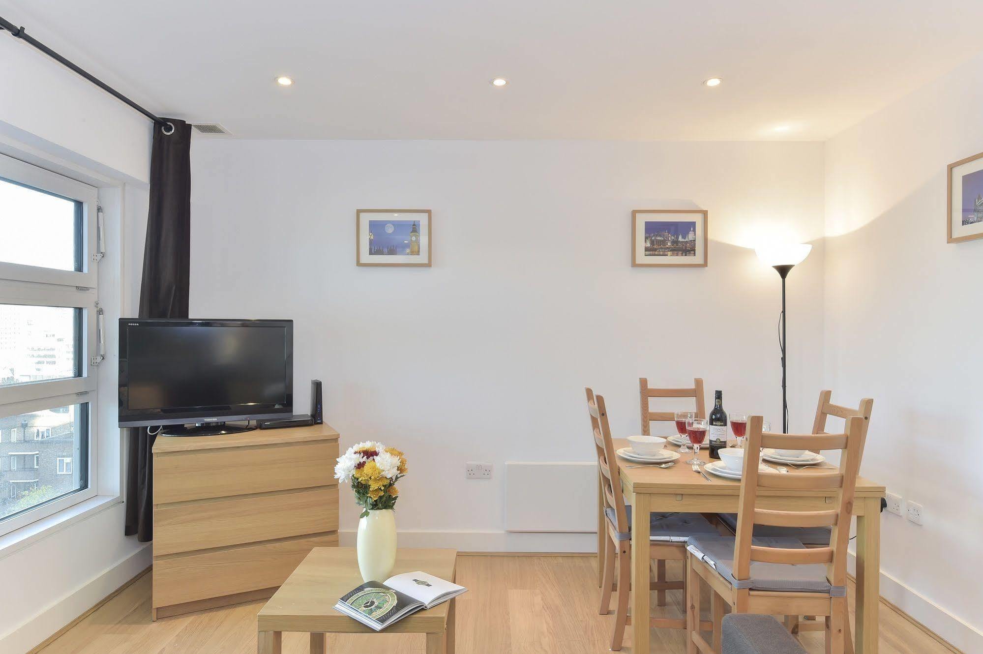 Beautiful 4-Bedroom Flat In London Bridge/Borough! Bagian luar foto
