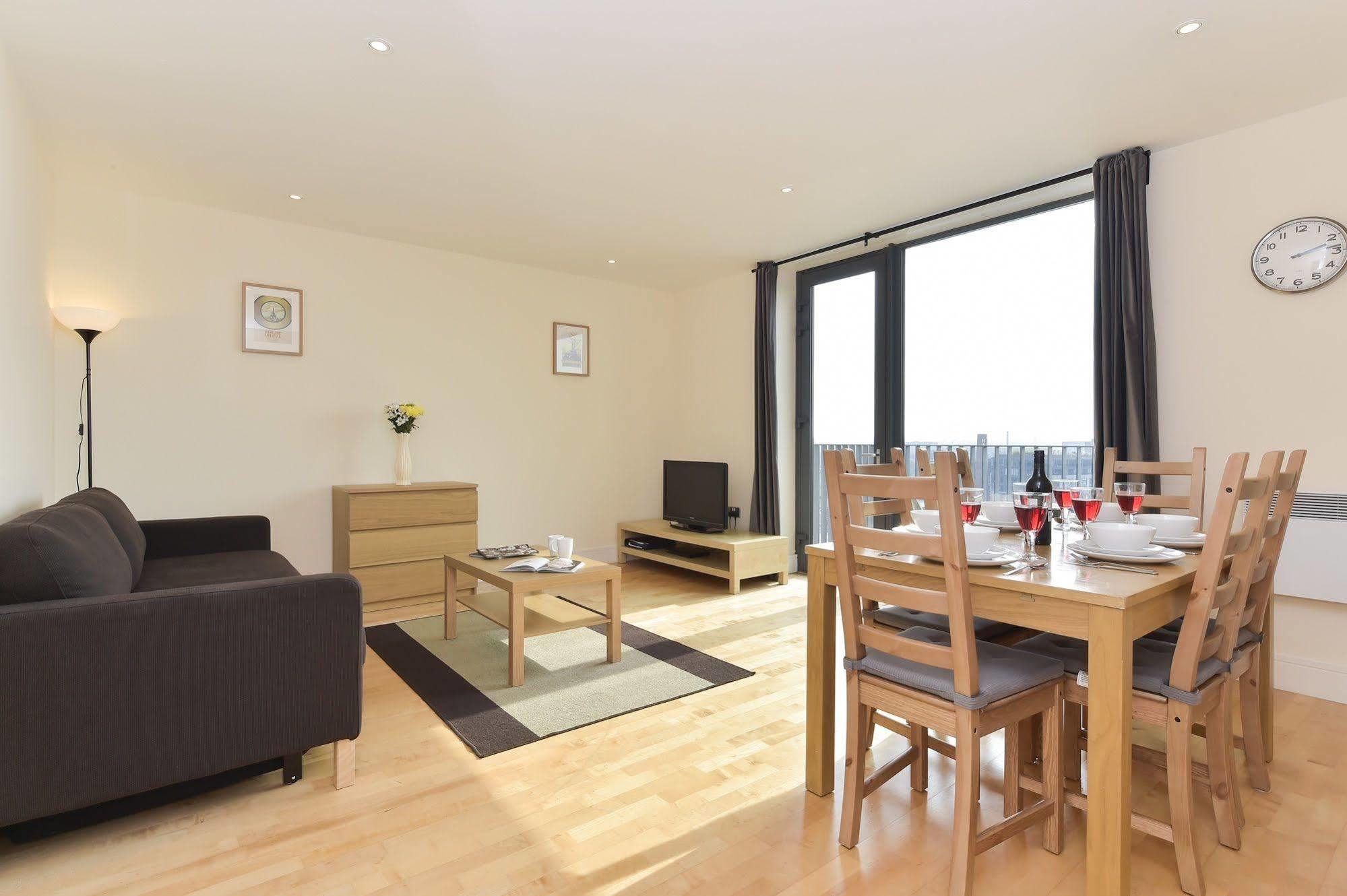 Beautiful 4-Bedroom Flat In London Bridge/Borough! Bagian luar foto