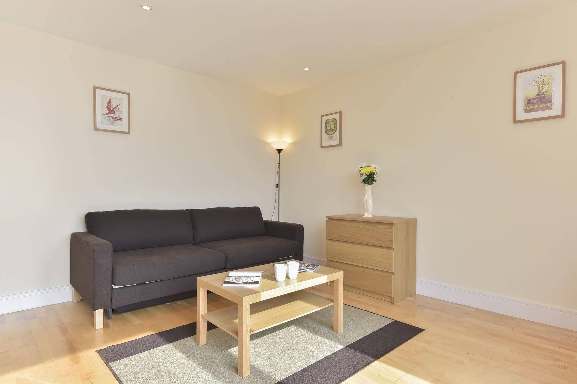 Beautiful 4-Bedroom Flat In London Bridge/Borough! Bagian luar foto