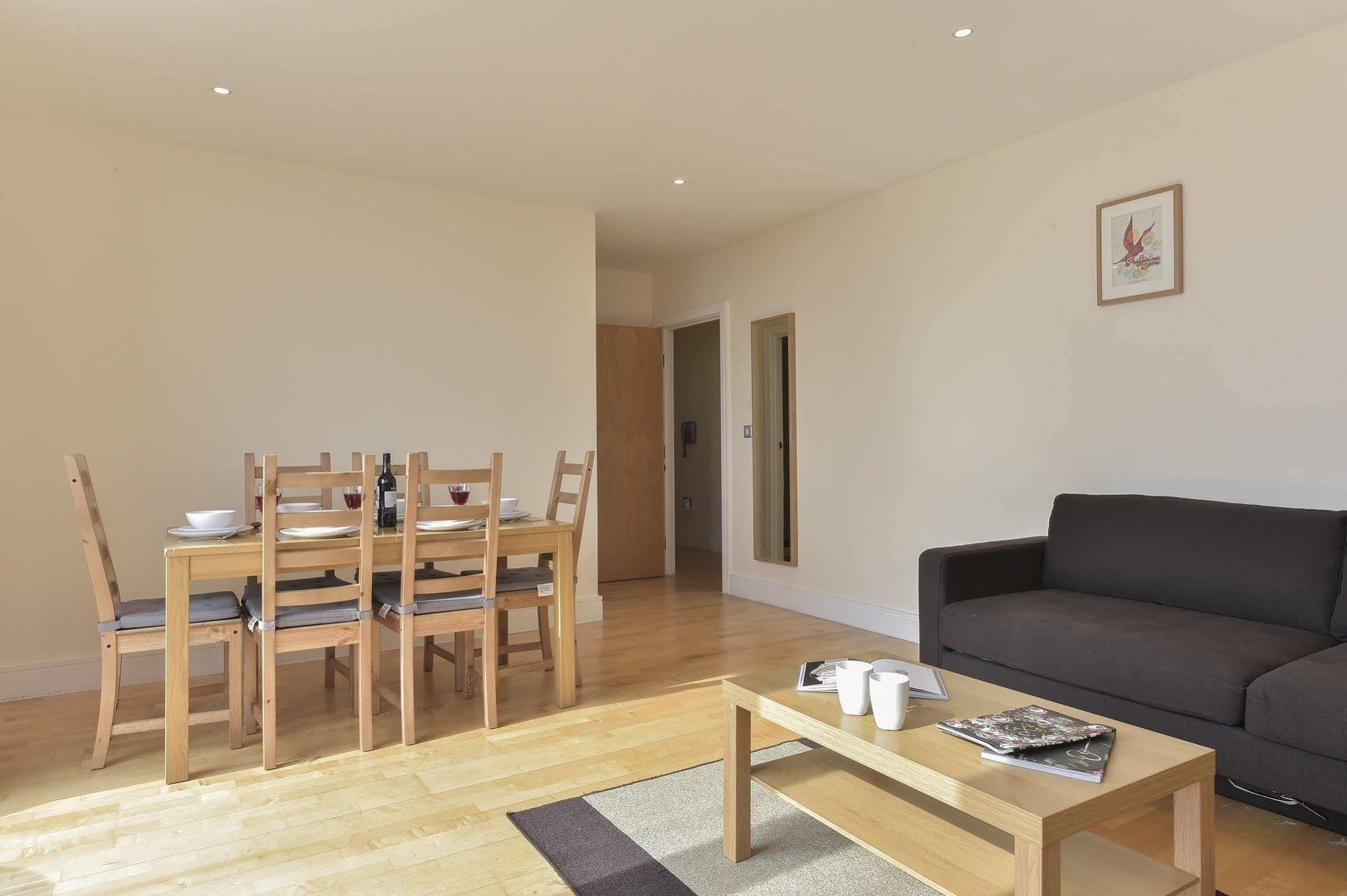 Beautiful 4-Bedroom Flat In London Bridge/Borough! Bagian luar foto