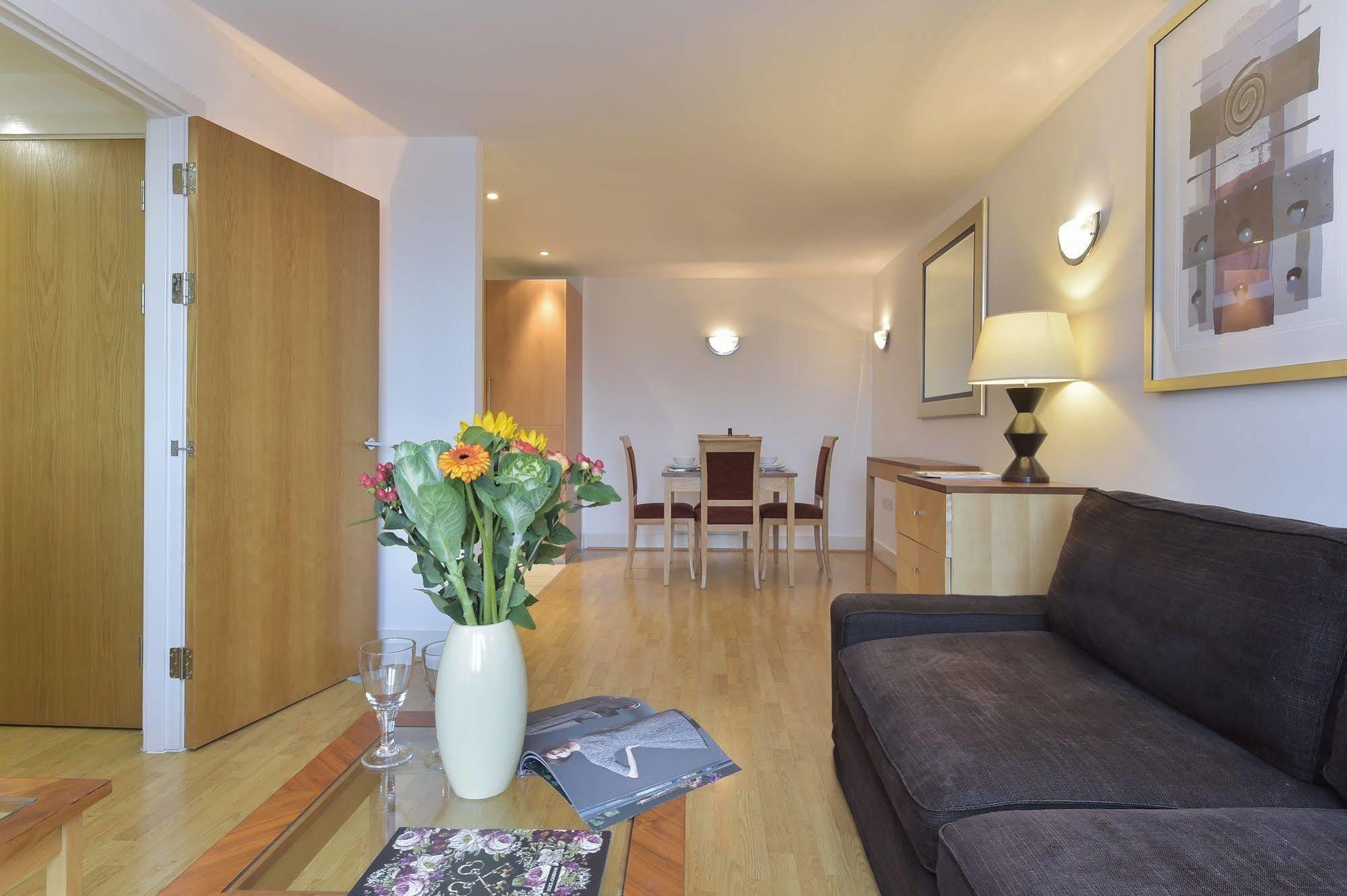 Beautiful 4-Bedroom Flat In London Bridge/Borough! Bagian luar foto
