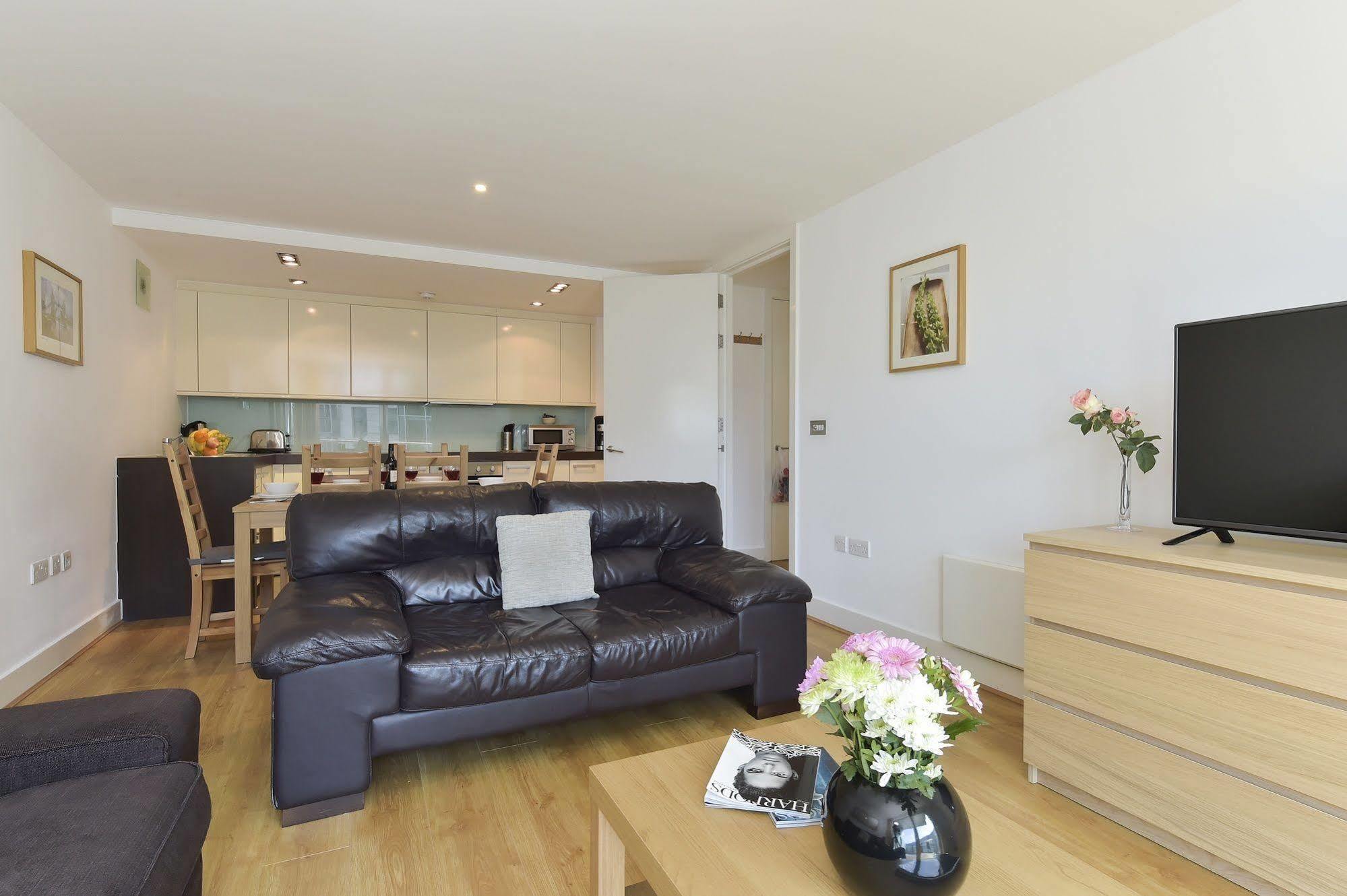 Beautiful 4-Bedroom Flat In London Bridge/Borough! Bagian luar foto